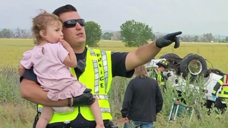 150623100911-cop-sings-toddler-after-fatal-crash-pkg-00010025-large-169